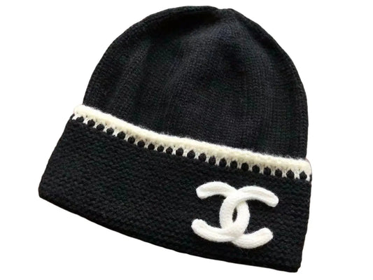 Dawens Store CC Cashmere Beanie, soft beige knit beanie with ribbed texture, designed for warmth and style.